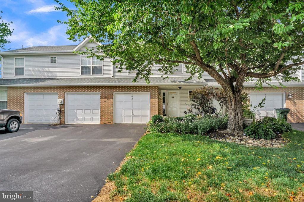 1937 DAYBREAK CIR, Harrisburg, PA 17110