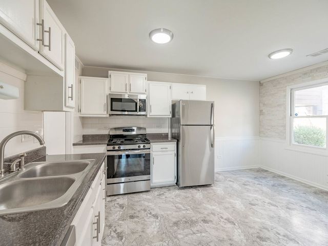 12738 S Kenneth Avenue E, Alsip, IL 60803