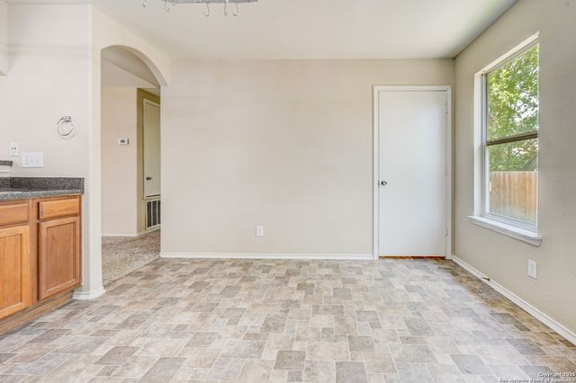 7922 Meadow Way Ct, San Antonio, TX 78227