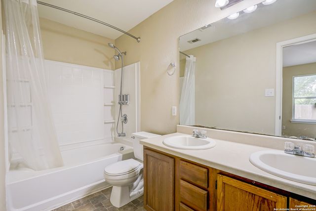 7922 Meadow Way Ct, San Antonio, TX 78227