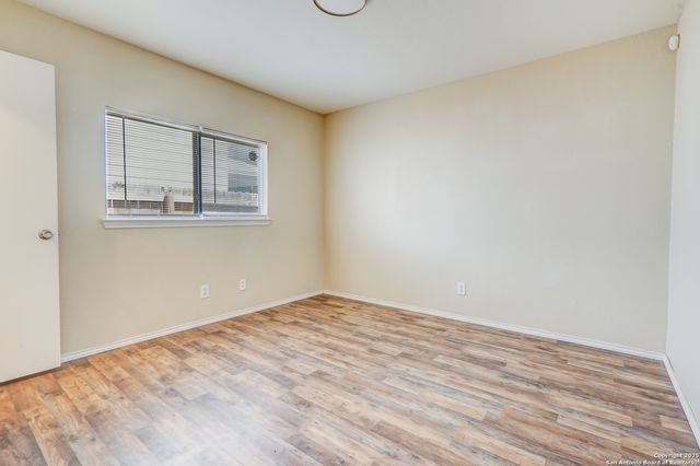 7922 Meadow Way Ct, San Antonio, TX 78227