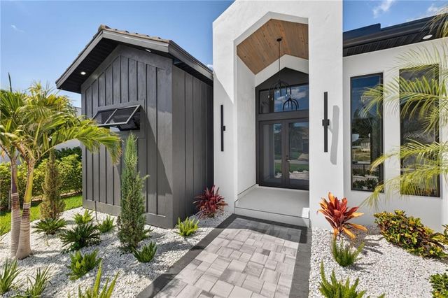 3327 NW 2nd TER, Cape Coral, FL 33993