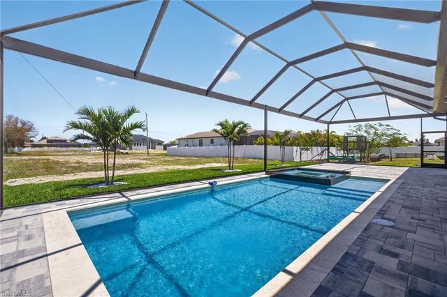 3327 NW 2nd TER, Cape Coral, FL 33993