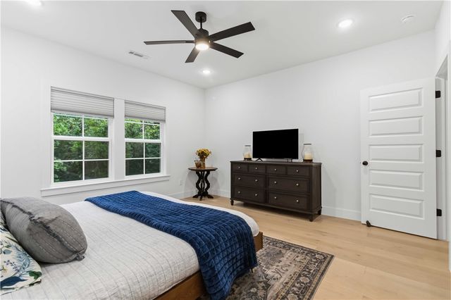 26 Lockerbie Drive, Bella Vista, AR 72715