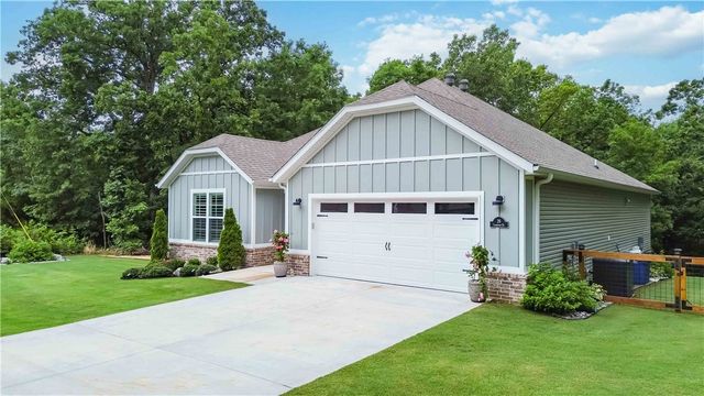 26 Lockerbie Drive, Bella Vista, AR 72715