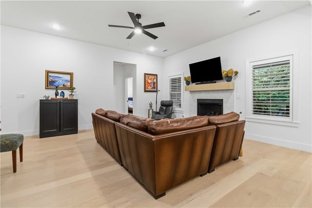 26 Lockerbie Drive, Bella Vista, AR 72715