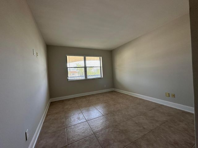 309 Lake Circle 202, North Palm Beach, FL 33408