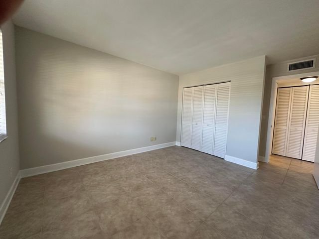 309 Lake Circle 202, North Palm Beach, FL 33408