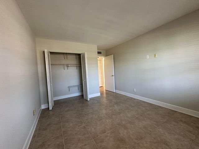 309 Lake Circle 202, North Palm Beach, FL 33408