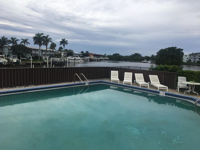 309 Lake Circle 202, North Palm Beach, FL 33408