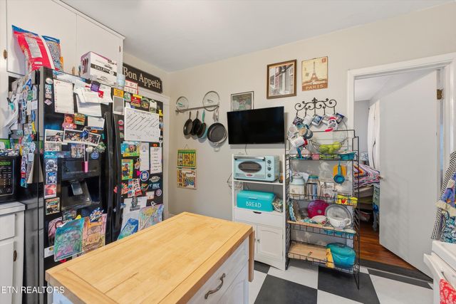 1450 Dalton St, Alcoa, TN 37701