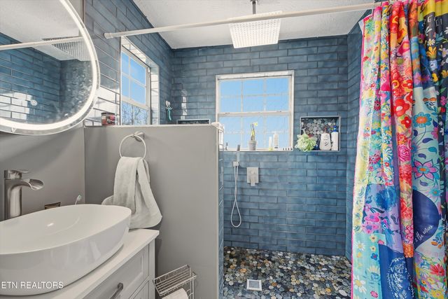 1450 Dalton St, Alcoa, TN 37701