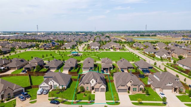 425 Brushwood Lane, Waxahachie, TX 75165