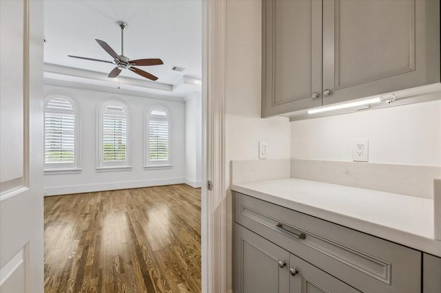 1301 Peden Street, Houston, TX 77006