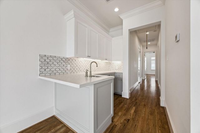 1301 Peden Street, Houston, TX 77006
