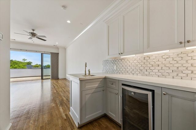 1301 Peden Street, Houston, TX 77006