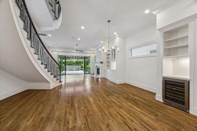 1301 Peden Street, Houston, TX 77006