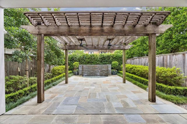 1301 Peden Street, Houston, TX 77006