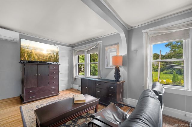 78 Warner Avenue, Roslyn Heights, NY 11577