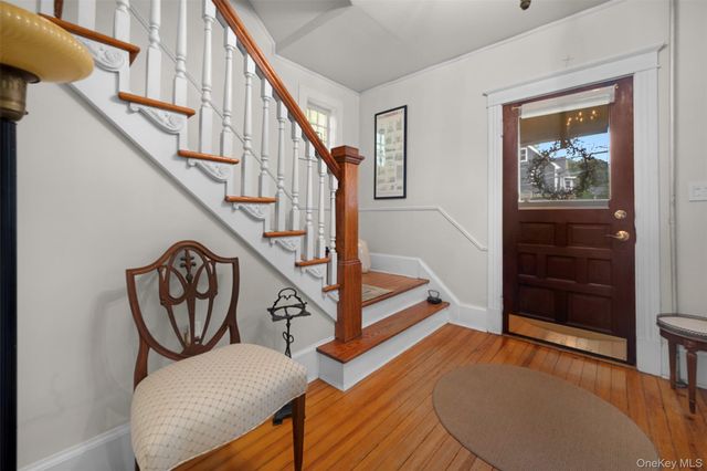 78 Warner Avenue, Roslyn Heights, NY 11577