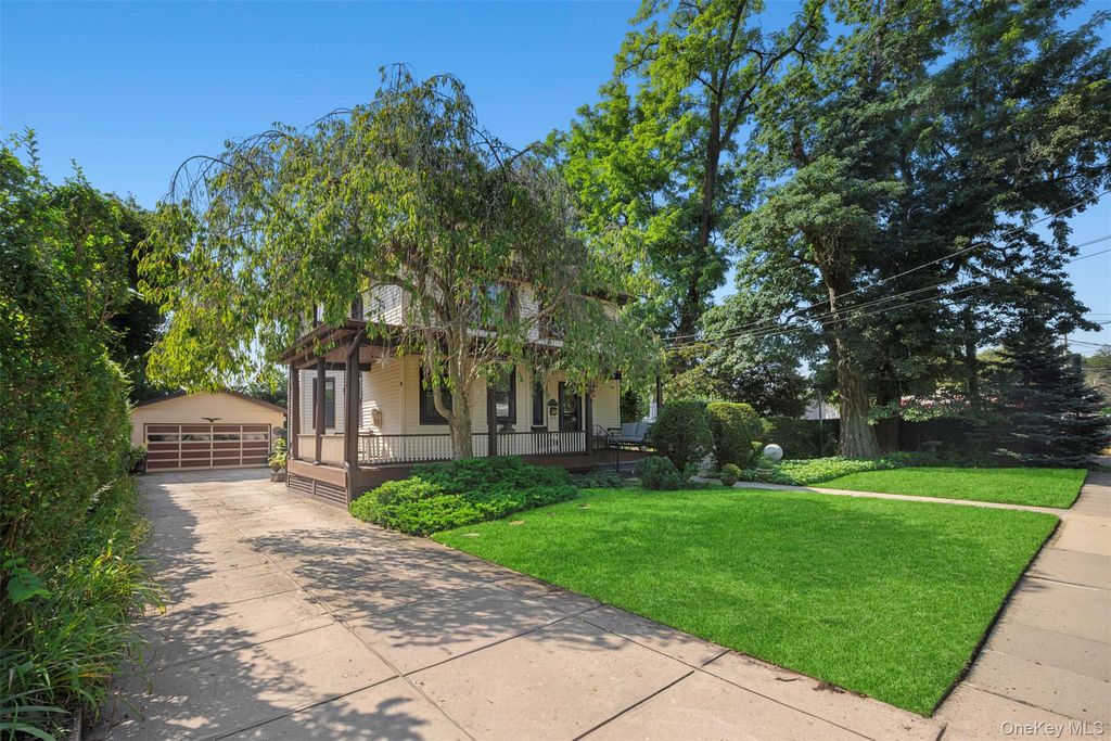 78 Warner Avenue, Roslyn Heights, NY 11577 — photo 2