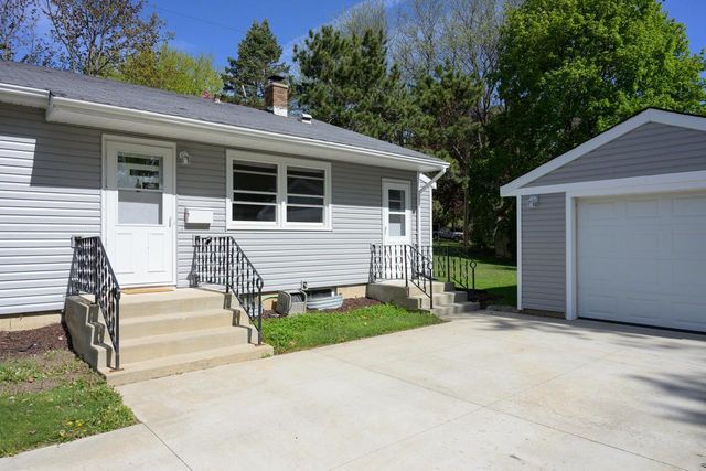122 Gary Court, Sun Prairie, WI 53590