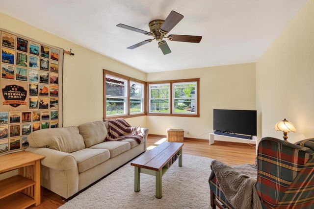 122 Gary Court, Sun Prairie, WI 53590