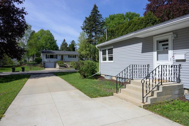 122 Gary Court, Sun Prairie, WI 53590