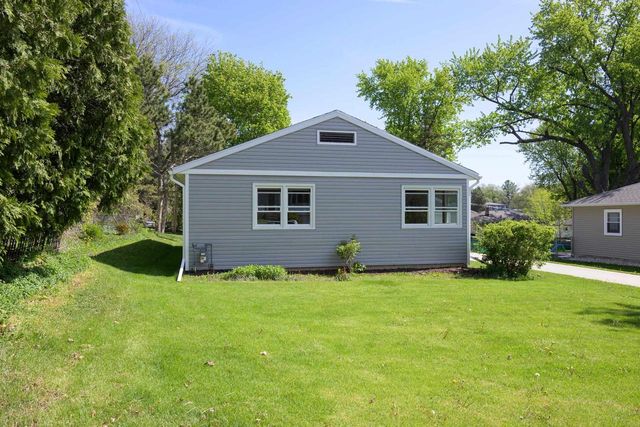 122 Gary Court, Sun Prairie, WI 53590