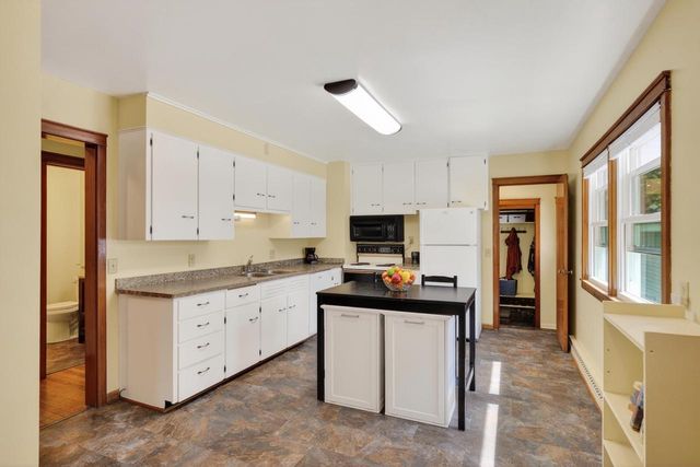 122 Gary Court, Sun Prairie, WI 53590