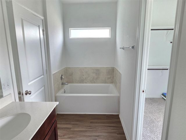 1329 Weatherford LN, Leander, TX 78641