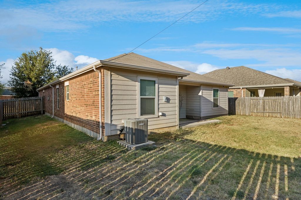 437 Buoy Drive, Crowley, TX 76036 — photo 5