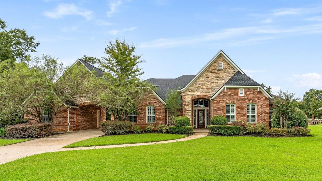 12027 Water Oak Drive, Magnolia, TX 77354