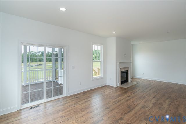 16819 Creek Parke Dr, Moseley, VA 23120