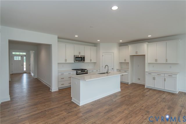 16819 Creek Parke Dr, Moseley, VA 23120