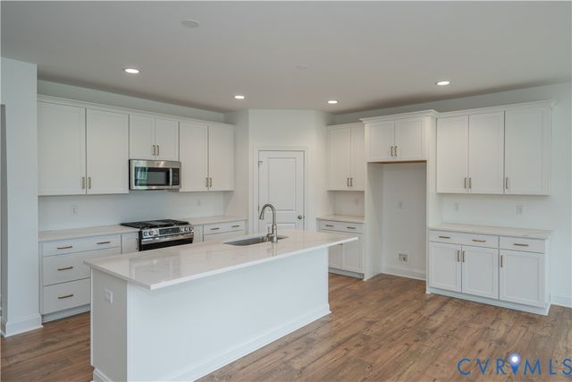 16819 Creek Parke Dr, Moseley, VA 23120