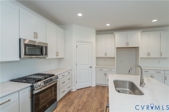 16819 Creek Parke Dr, Moseley, VA 23120