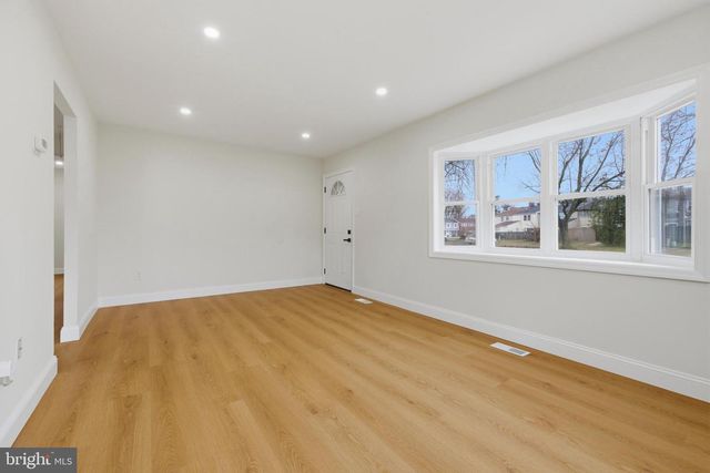 6 RADNOR CT, Willingboro, NJ 08046