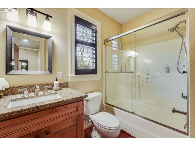 19317 LORNA Ln, Lake Oswego, OR 97035