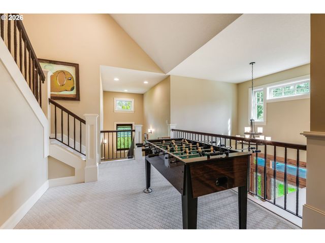 19317 LORNA Ln, Lake Oswego, OR 97035