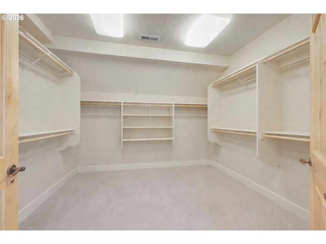 19317 LORNA Ln, Lake Oswego, OR 97035