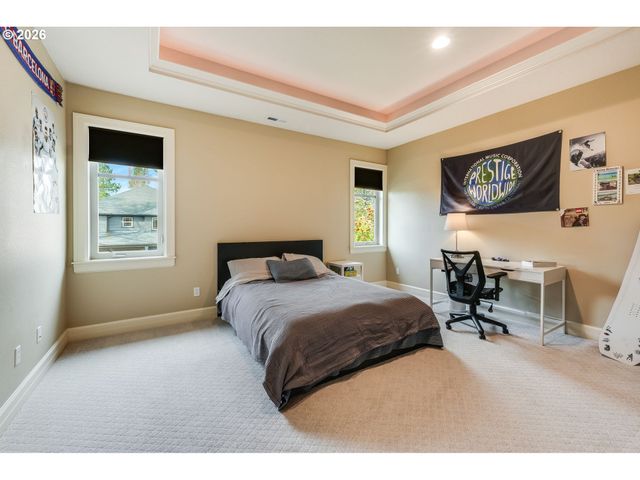 19317 LORNA Ln, Lake Oswego, OR 97035