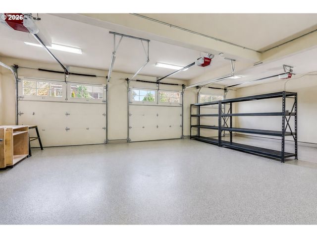 19317 LORNA Ln, Lake Oswego, OR 97035