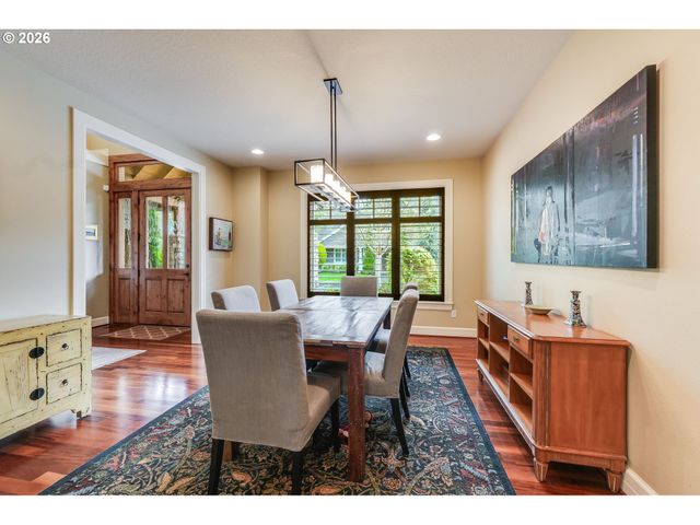 19317 LORNA Ln, Lake Oswego, OR 97035