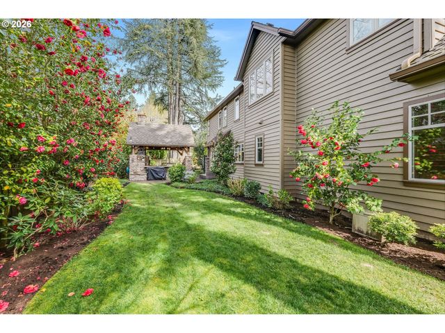 19317 LORNA Ln, Lake Oswego, OR 97035