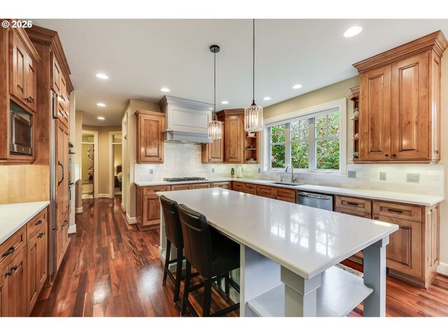 19317 LORNA Ln, Lake Oswego, OR 97035