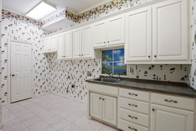2202 Somerset, Midlothian, TX 76065