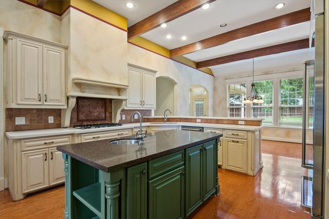 2202 Somerset, Midlothian, TX 76065