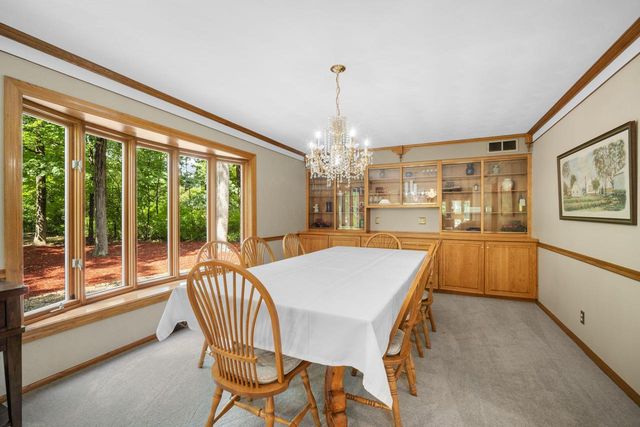 14700 W Fleetwood LANE, New Berlin, WI 53151