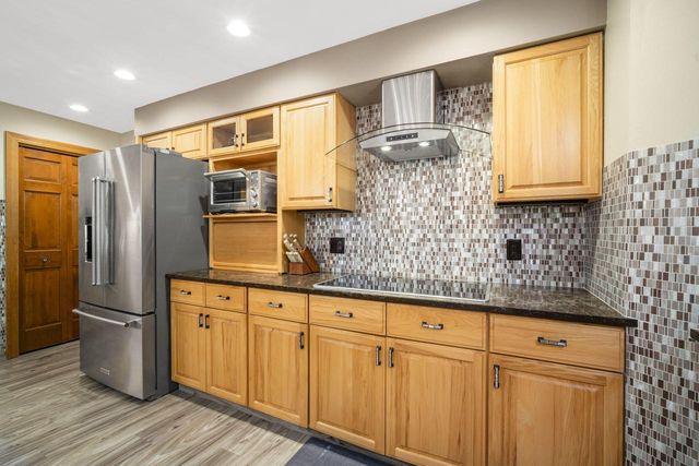 14700 W Fleetwood LANE, New Berlin, WI 53151